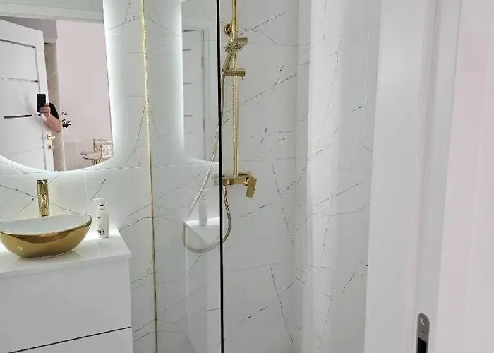 Luxury Building & Apartament, Near Metro, Parking Warszawa