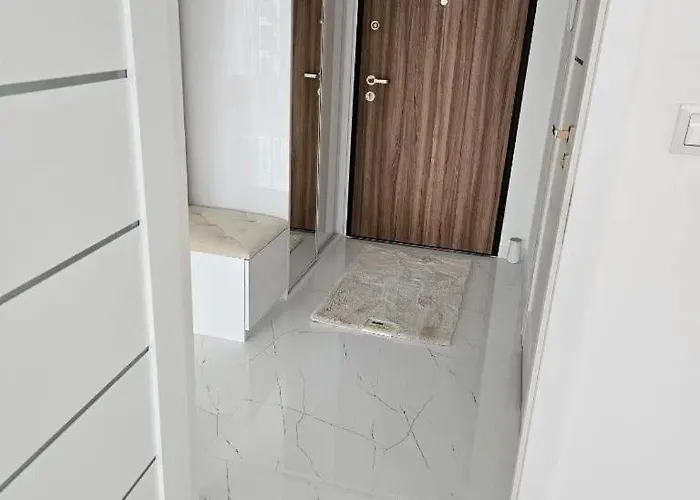 Luxury Building & Apartament, Near Metro, Parking Warszawa