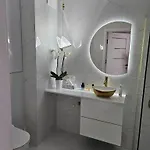 Luxury Building & Apartament, Near Metro, Parking 아파트 *